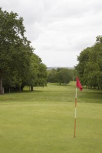 Read more about the article Le golf, un loisir de plein air au sud-est de Niort